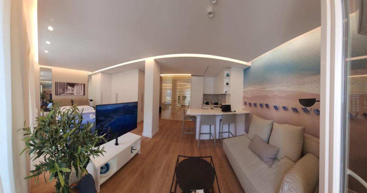 Renovated Apartment With Roof Garden Access, 15 M Walk To Acropolis Афины Экстерьер фото