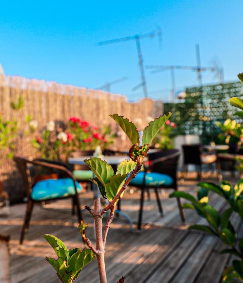 Renovated Apartment With Roof Garden Access, 15 M Walk To Acropolis Афины Экстерьер фото